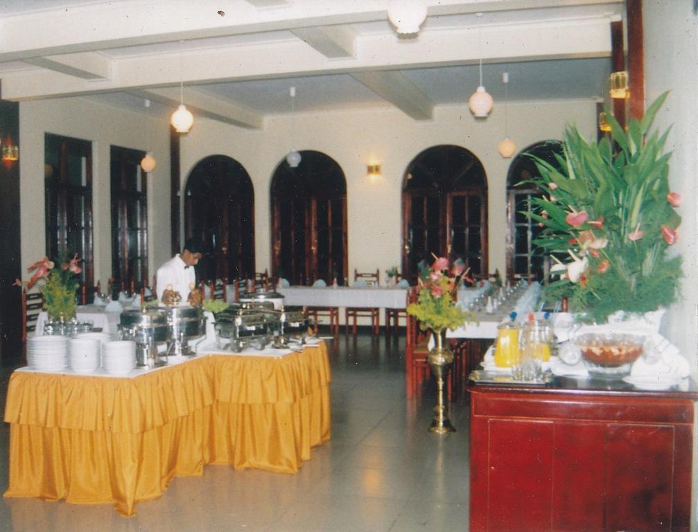 Royal Mount Hotel Канді Екстер'єр фото